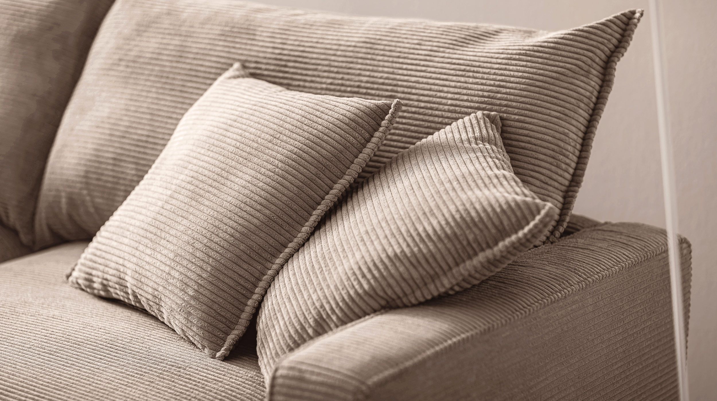 Big Sofa Cord beige - 242 cm - Nosagunterfederung - TRIBECCA