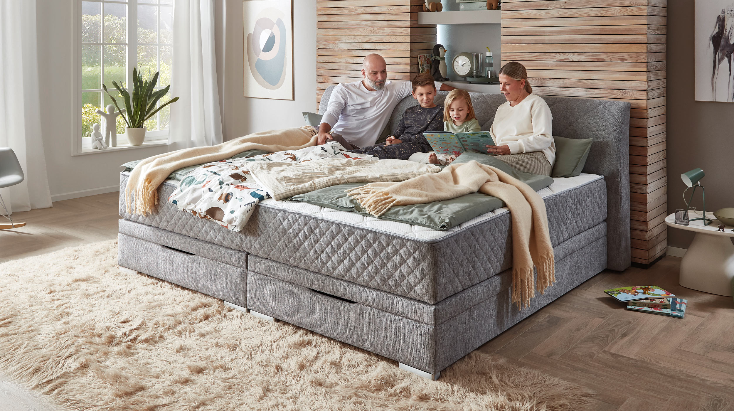 Boxbett 240 x 200 cm grau mit Bettkasten - KUFSTEIN