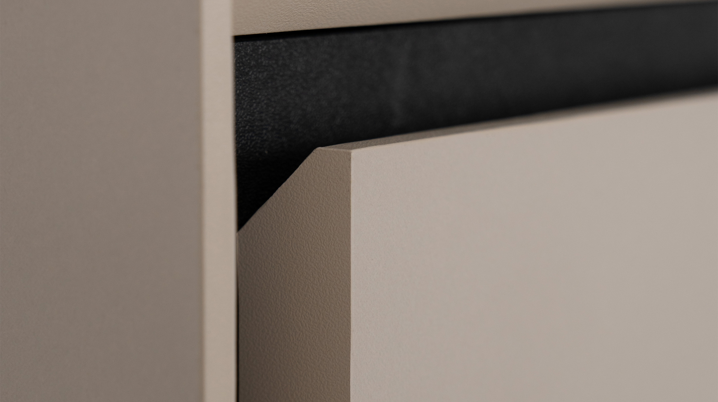Sideboard mit 3 Schubladen beige schwarz 135 cm - ARONA
