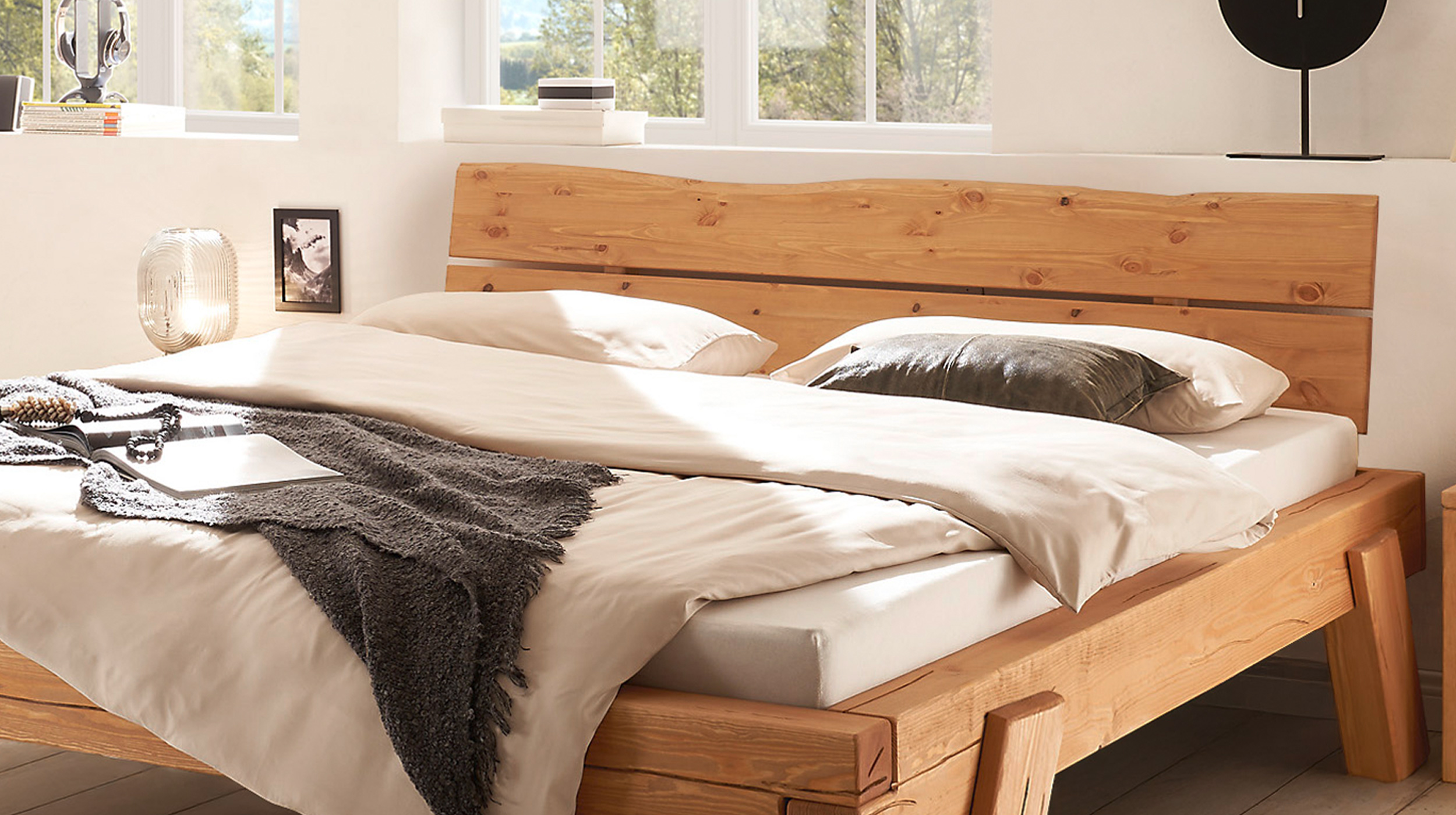 Balkenbett 180 cm Kiefer massiv Holzbeine - TAVEN