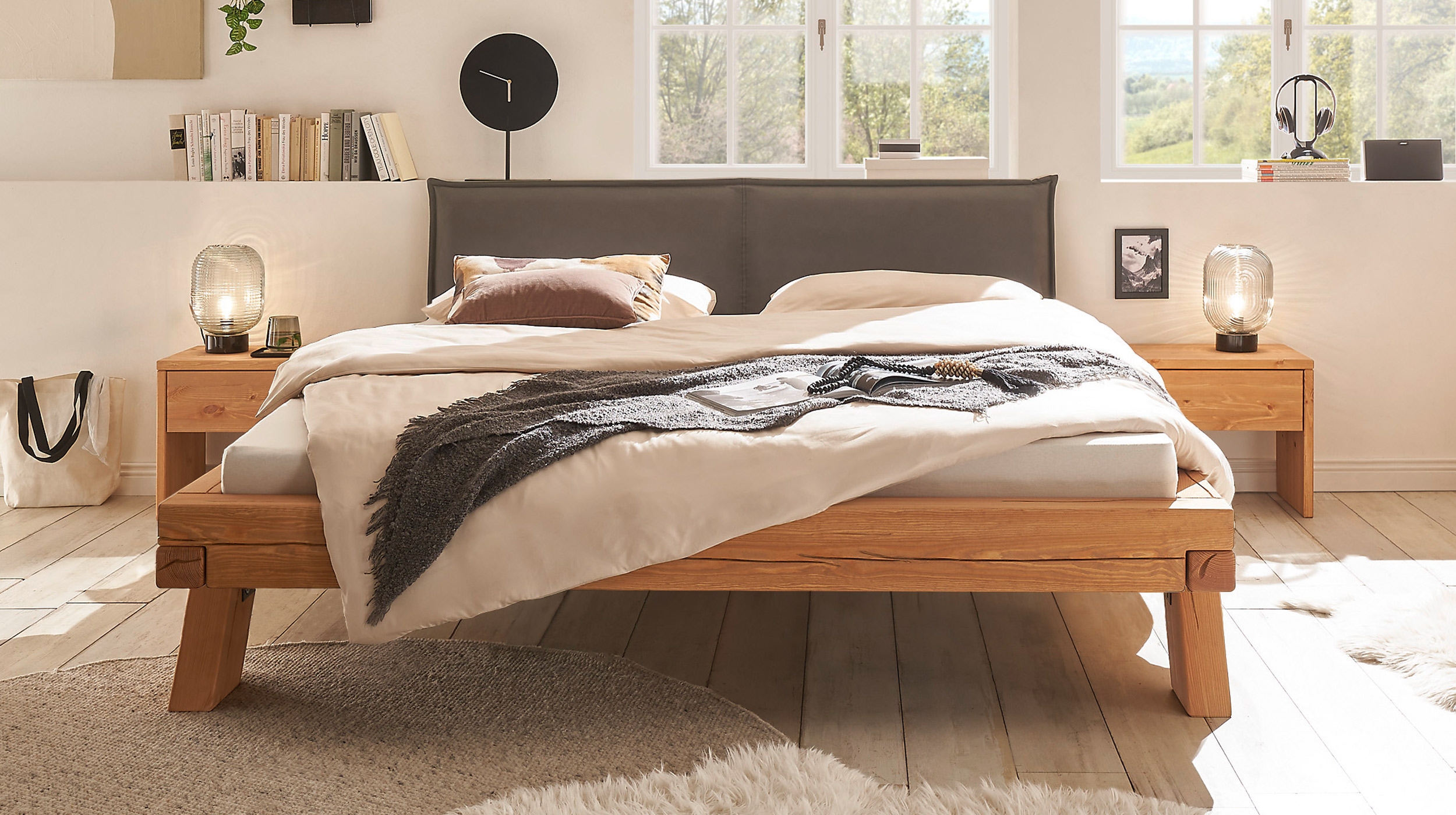 Balkenbett 180 cm Kiefer massiv Polsterkopfteil - HAGEN