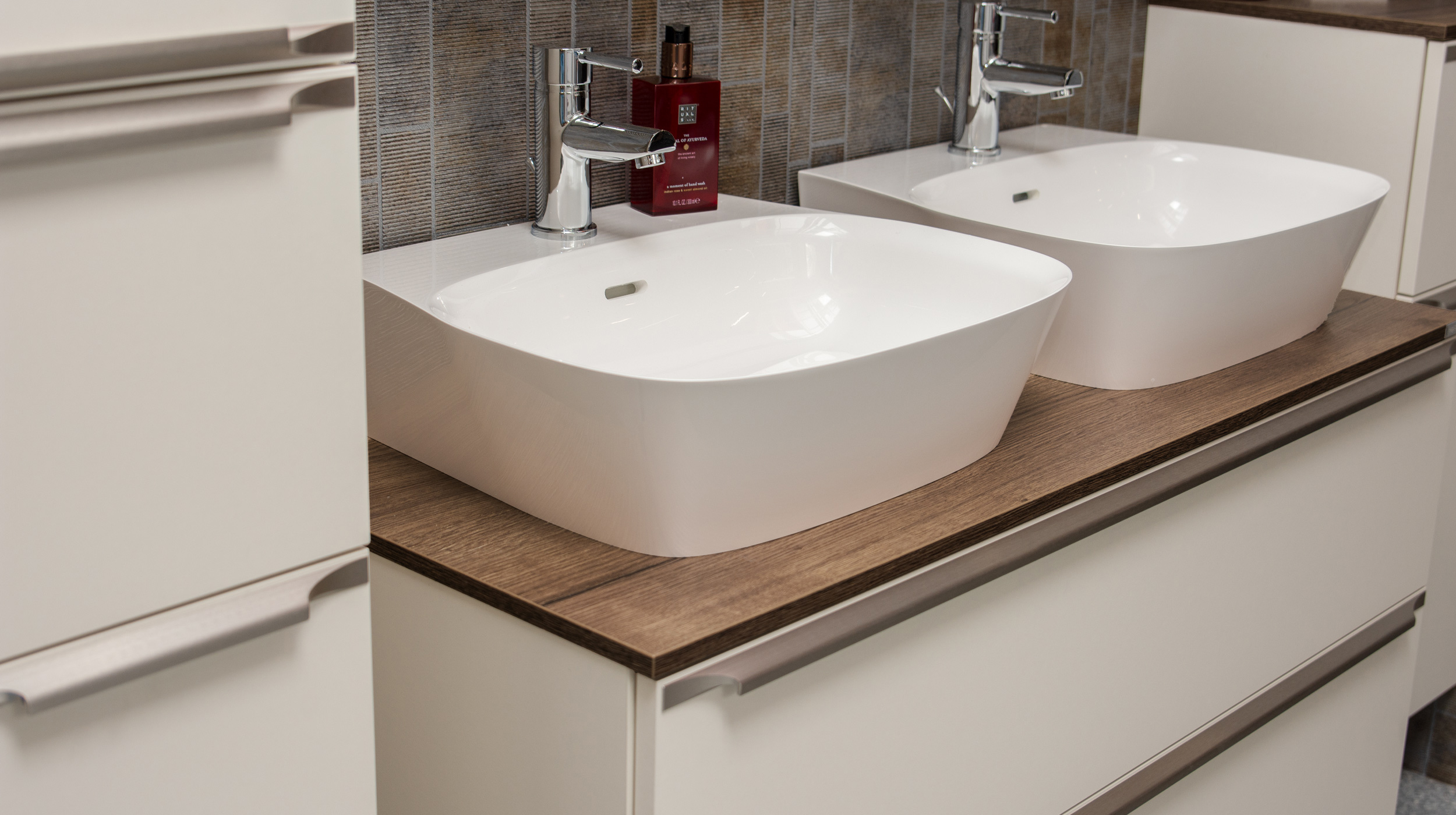 Badmöbel-Set Magnolia - 3 Teile mit HS - Waschtisch 120 cm - LEONEL