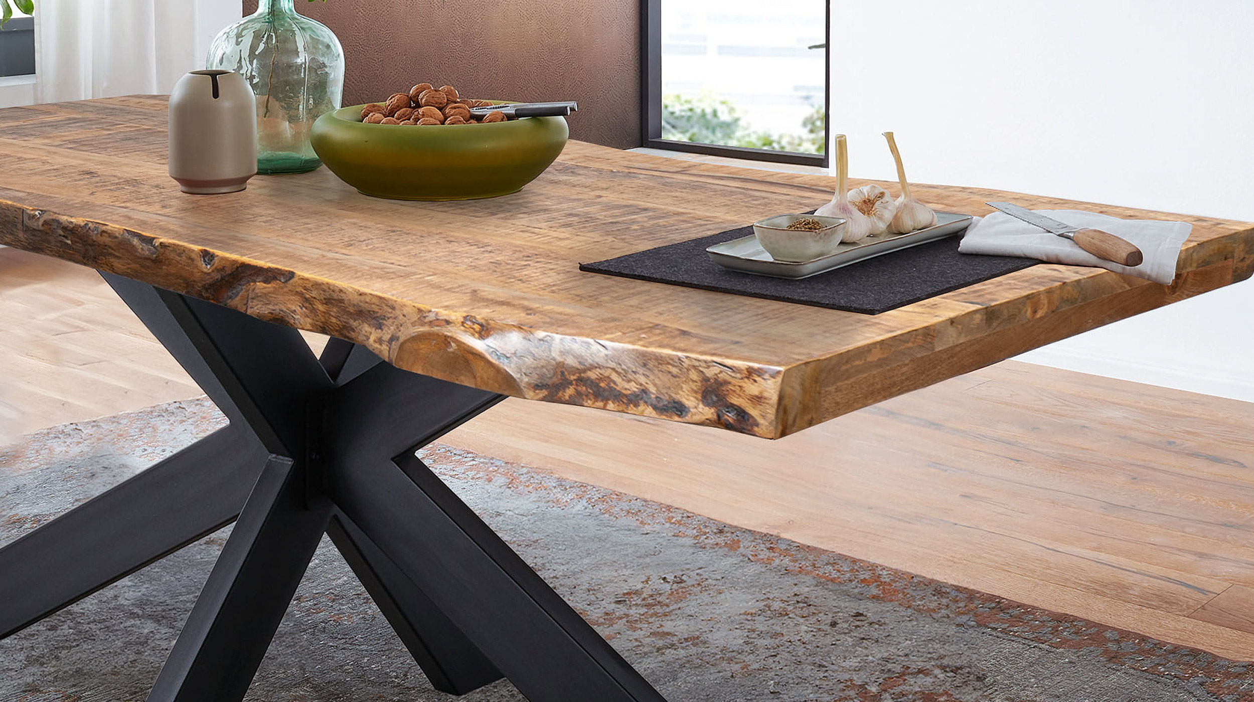 Esstisch Baumkantentisch massiv 220 cm Mango lackiert - TIM