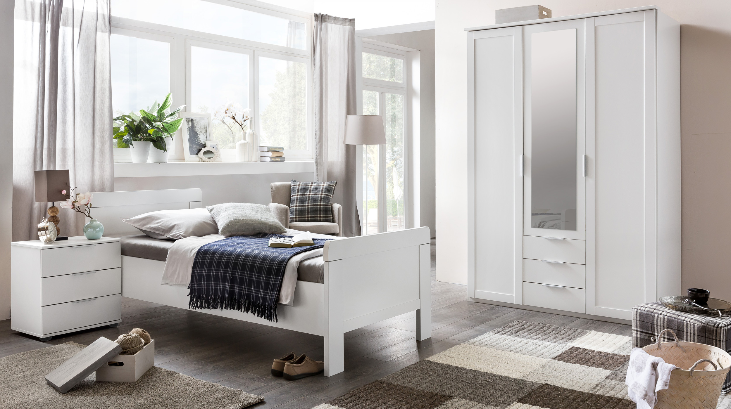 Kleiderschrank mit Spiegel weiß 135 cm - 3-türig - NADJA