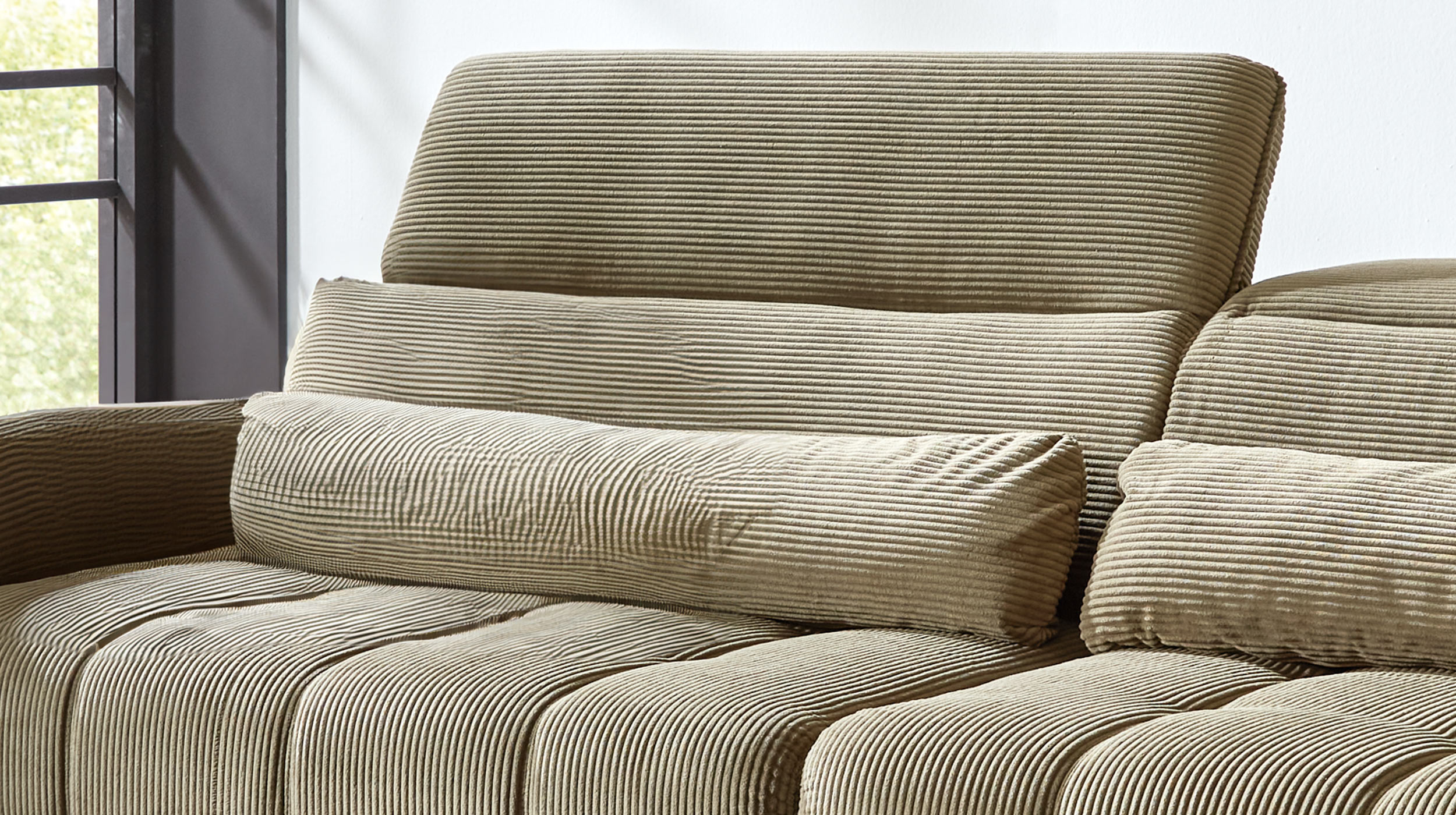 Big Sofa Cord grün ausziehbar - Sitztiefenverstellung - 280 cm - LOGAN