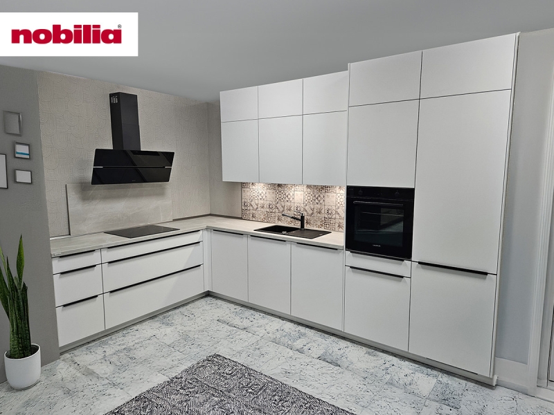 Eckküche 370 x 227 cm - mit Geräten - Küchenfronten Lack premium matt - SOFTLINE