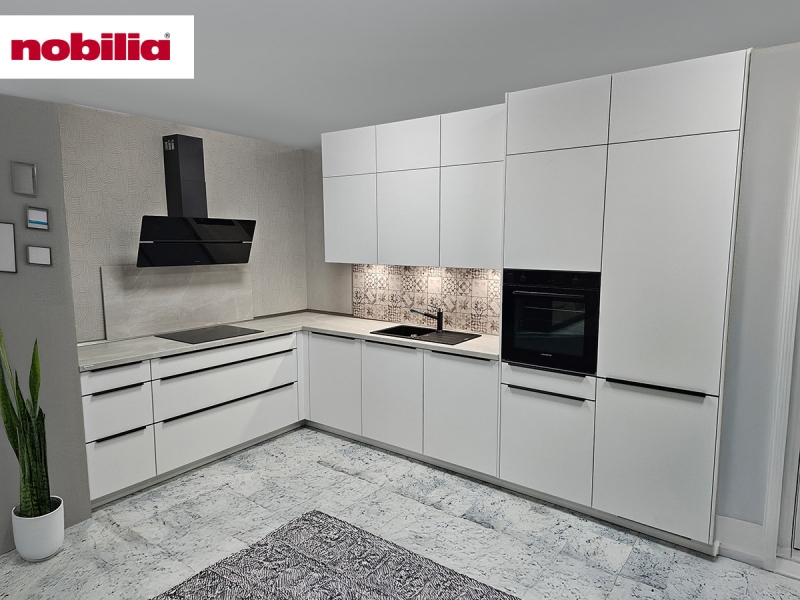 Eckküche 370 x 227 cm - mit Geräten - Küchenfronten Lack premium matt - SOFTLINE